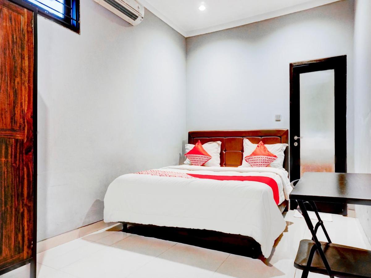 Oyo 90438 Mampang 34 Residence Джакарта Экстерьер фото
