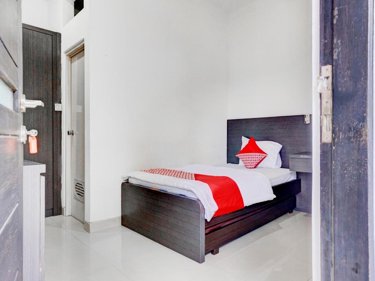 Oyo 90438 Mampang 34 Residence Джакарта Экстерьер фото