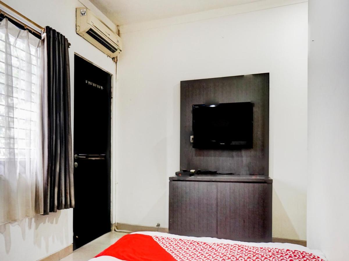Oyo 90438 Mampang 34 Residence Джакарта Экстерьер фото