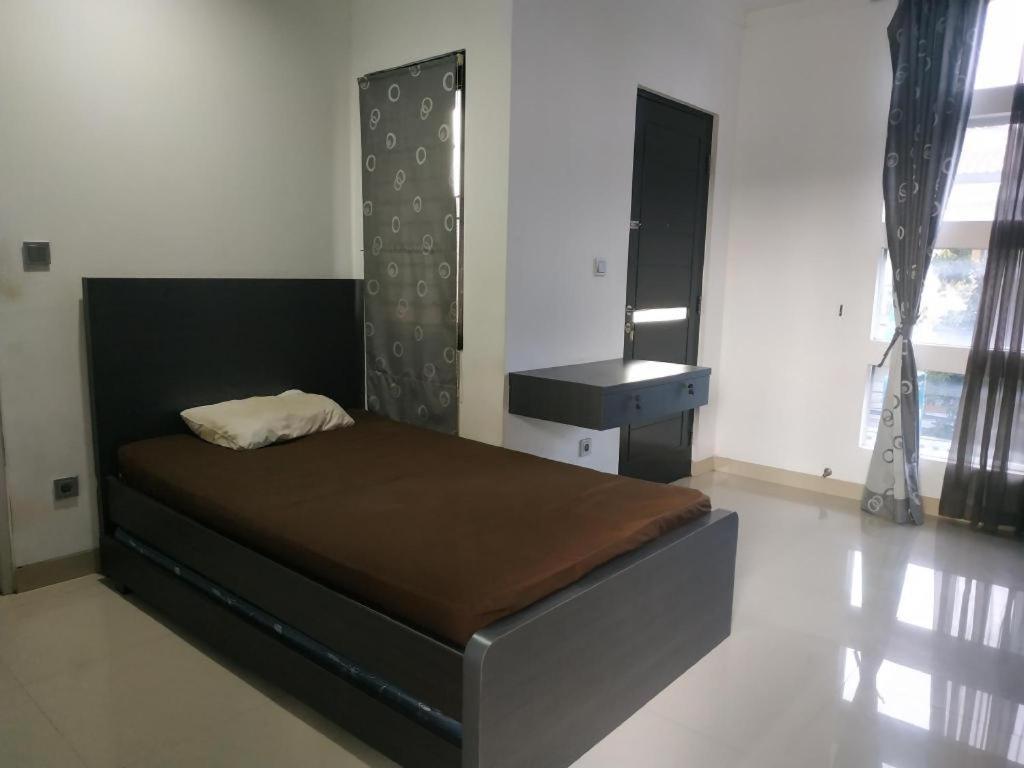 Oyo 90438 Mampang 34 Residence Джакарта Экстерьер фото